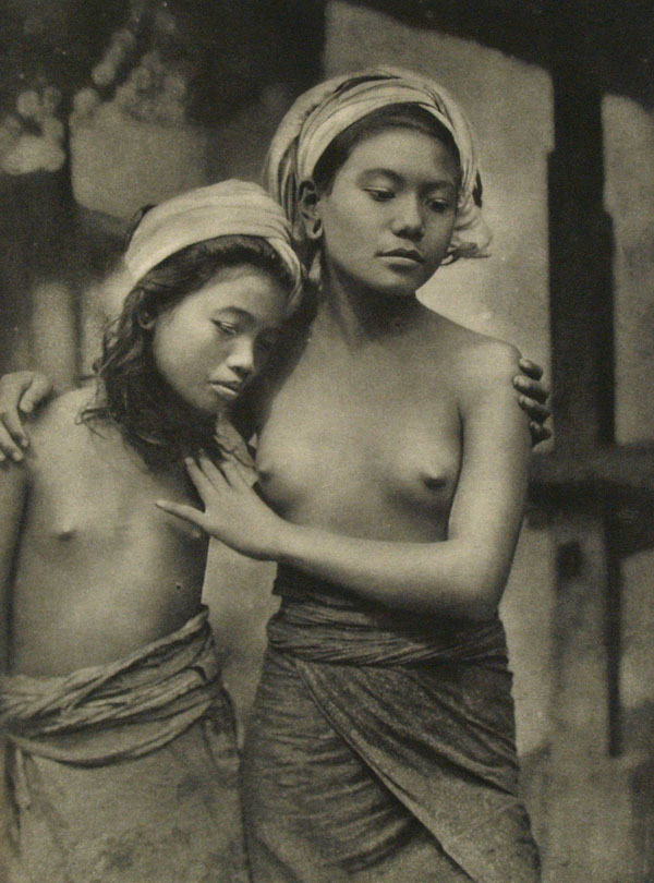 Lot #44: E. O. HOPPE - Balinaises - Original vintage photogravure