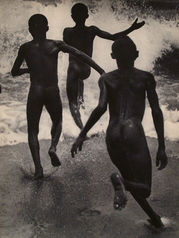 Lot #660: MARTIN MUNKACSI - Three Naked Boys at Lake Tanganyika - Original vintage photogravure