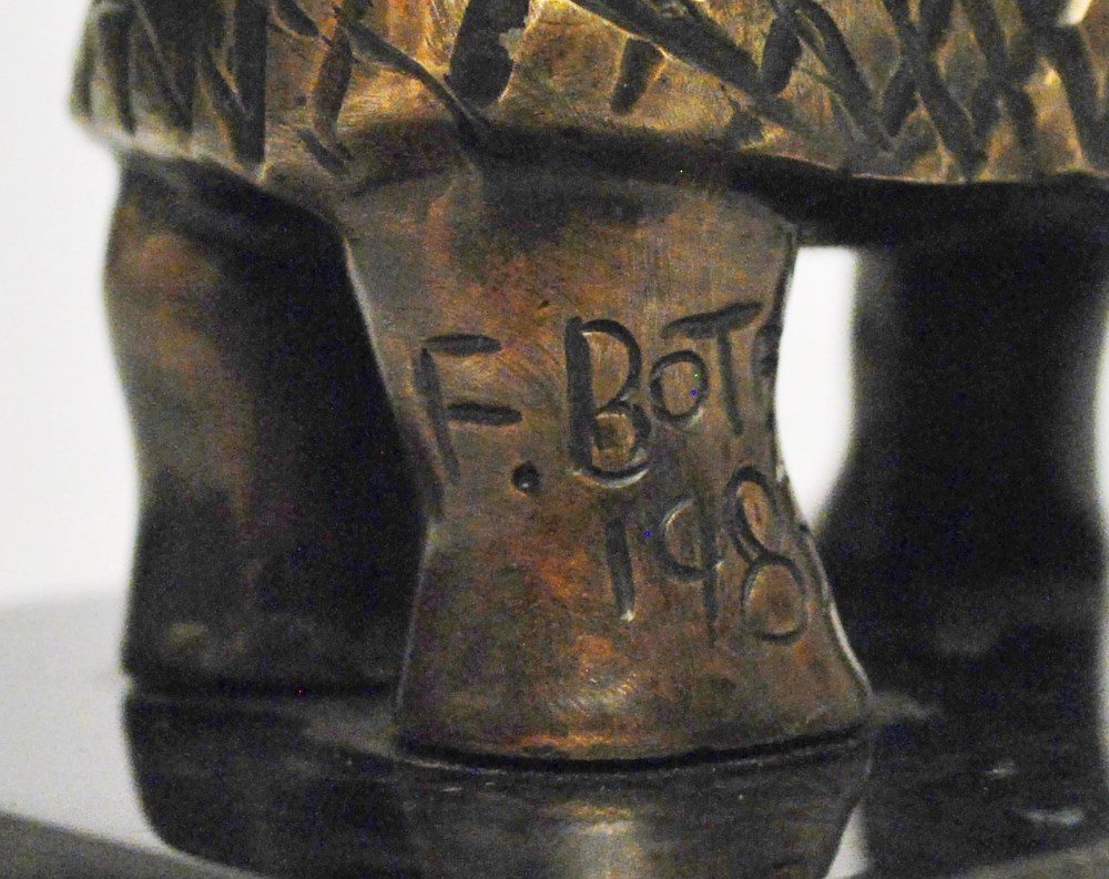 Lot #1588: FERNANDO BOTERO [imputée] - Caballo con Ojos Vendados II (Dorado) (miniatura) - Bronze scuplture with natural patina