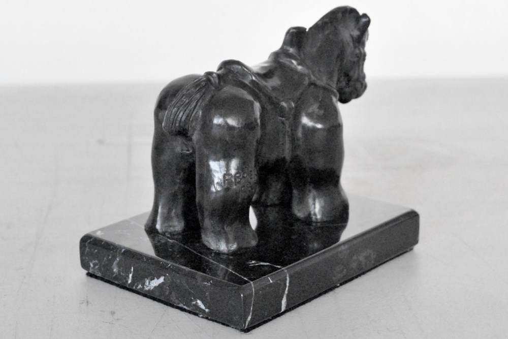 Lot #1590: FERNANDO BOTERO [imputée] - Caballo Pequeño con Silla de Montar - Bronze sculpture with dark brown patina