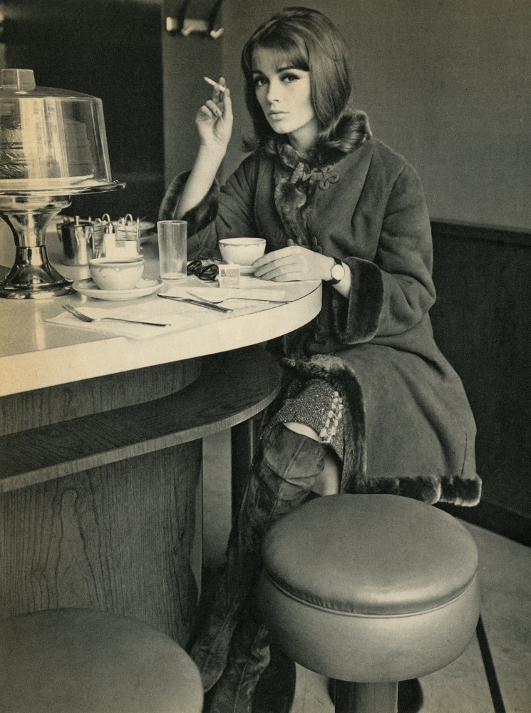 Lot #1661: EVELYN HOFER - A Model, New York City - Original vintage toned photogravure